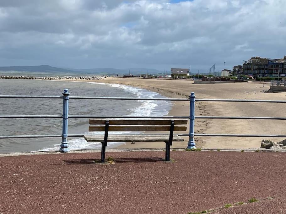 Quiet Ground Floor Apartment With Parking Morecambe Exterior photo